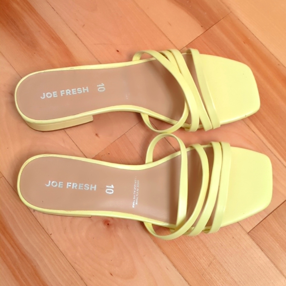 Joe Fresh yellow sandals size 10